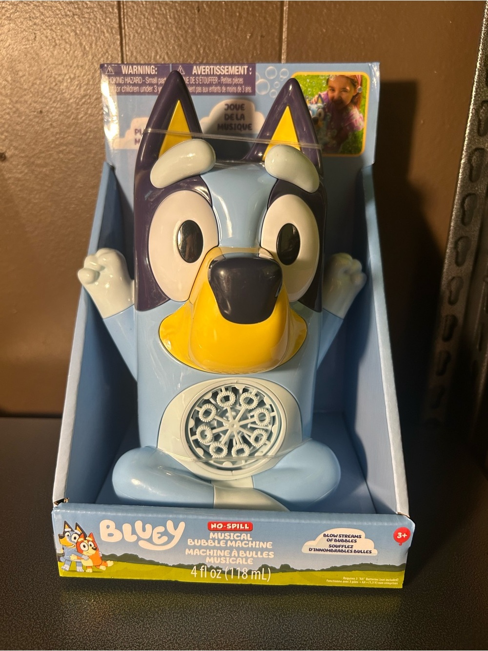 Bluey No Spill Musical Bubble Machine